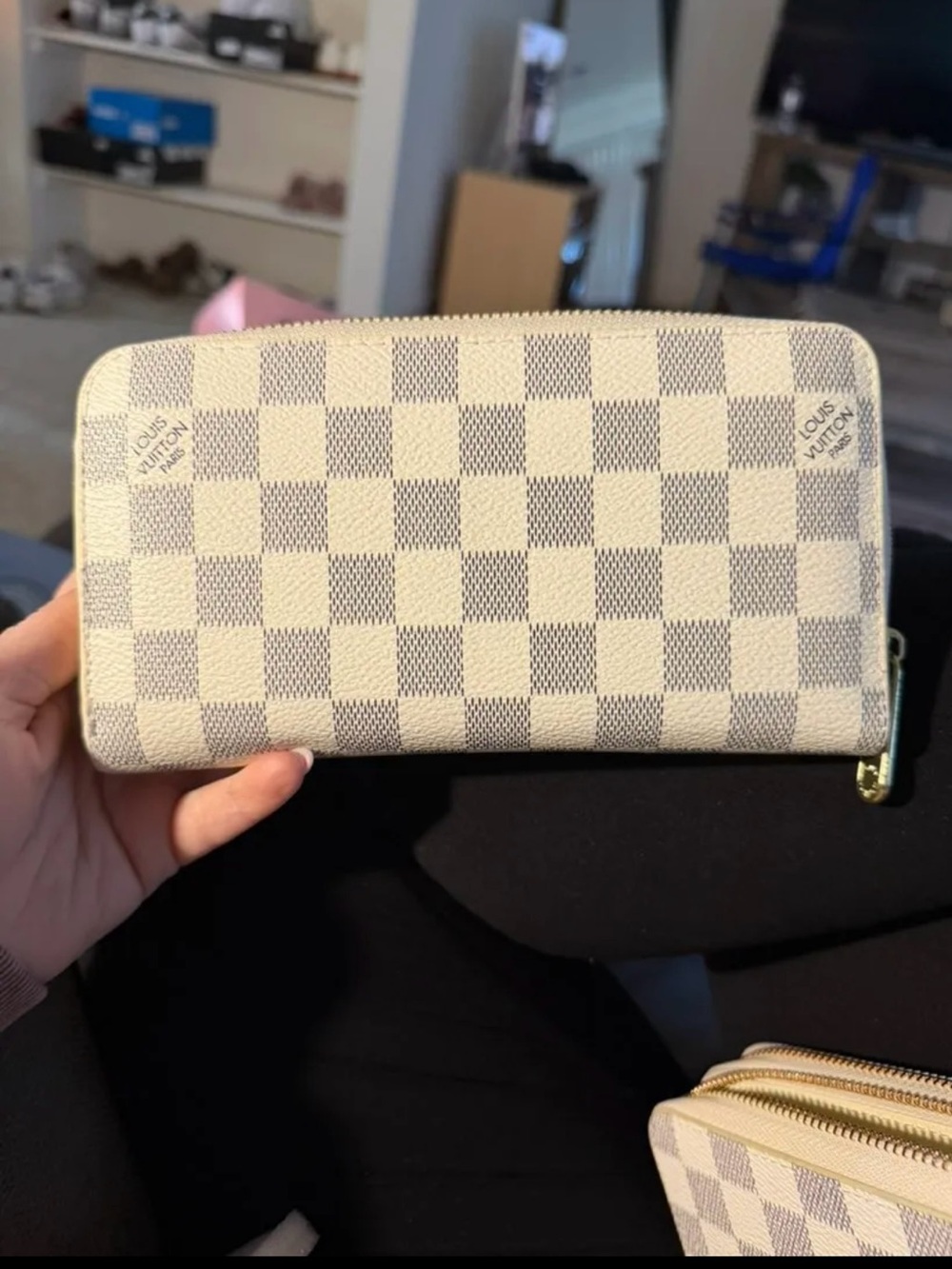 LV Wallet - Picture 2 of 5